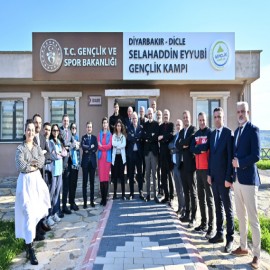 "Gençlerin çok yönlü gelişimini önemsiyoruz"