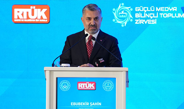 ''Medya toplumsal değerlerin üreticisi olarak kritik bir rol üstleniyor'';