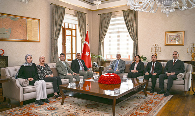 ''Daha yaşanabilir bir dünya için çevremizi korumak hepimizin görevi'';