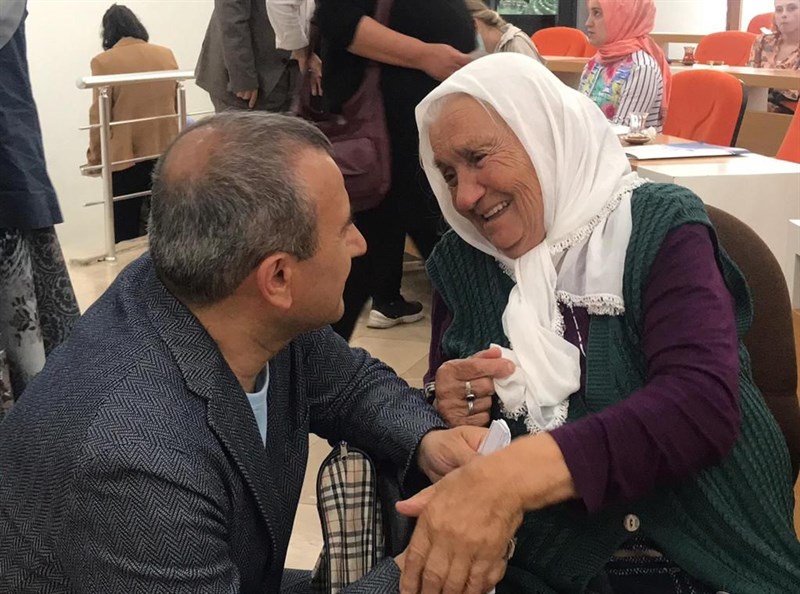 Devletin şefkatini vatandaşa gösteriyor;