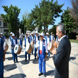 Vali Sezer'e, davul zurnalı Kırkpınar daveti
