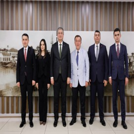 Adana’da mülki idare amirlerine anlamlı veda
