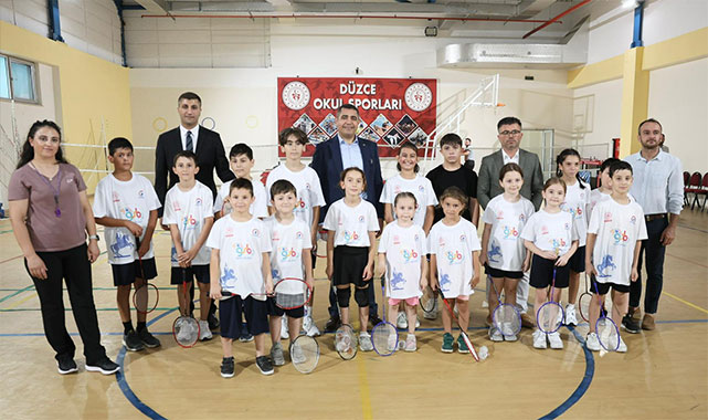 Vali Aslan, genç sporcularla bir araya geldi;