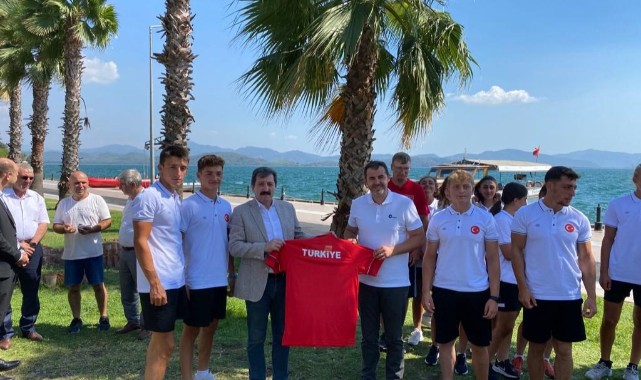 Köyceğiz, kano ve kürek takımlarının vazgeçilmez adresi oldu