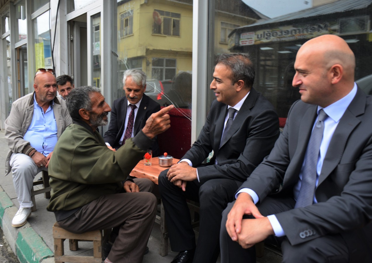 Esnafla çay sohbeti;