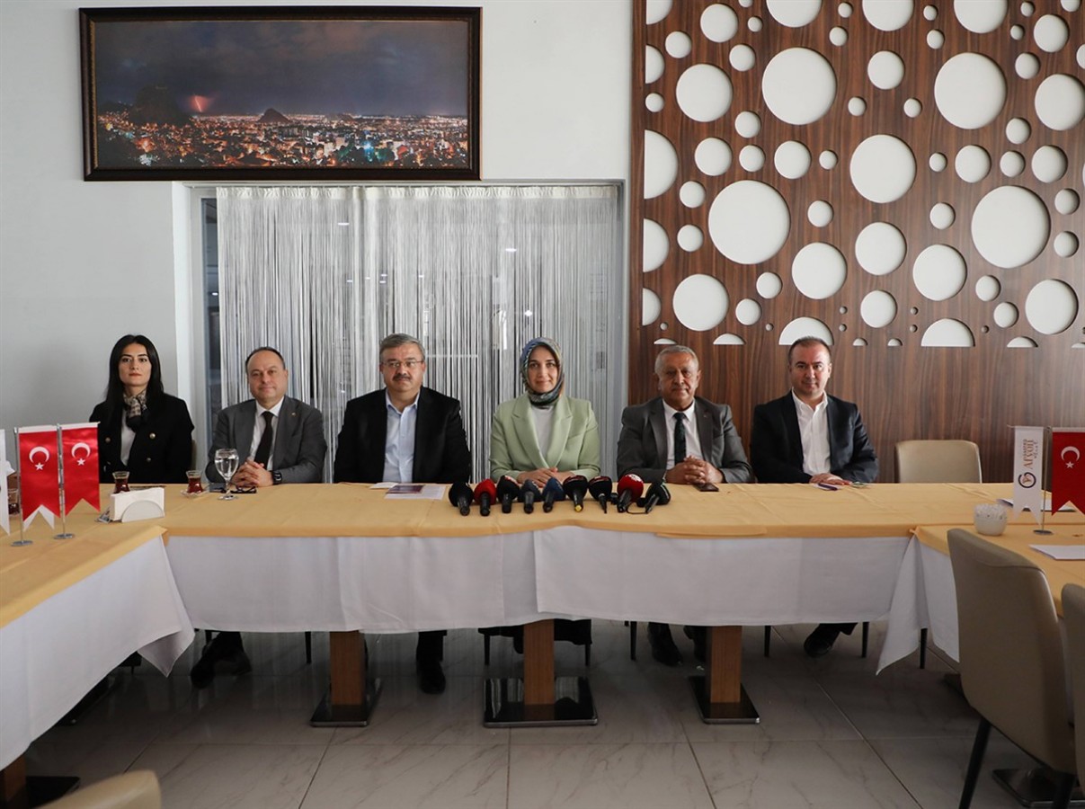 ‘Bizim Mutfağımızda Önce İnsan Pişer’;