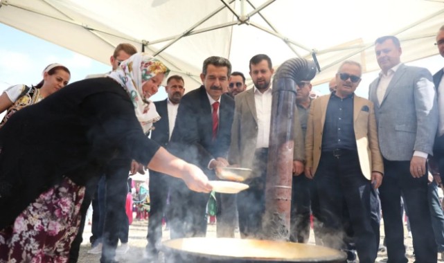 Bağ bozumu şenliği renkli görüntülere sahne oldu