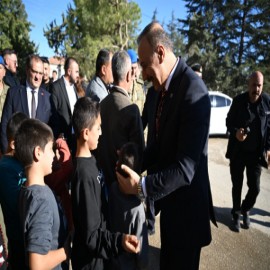 Vali Erin'den halı saha sözü