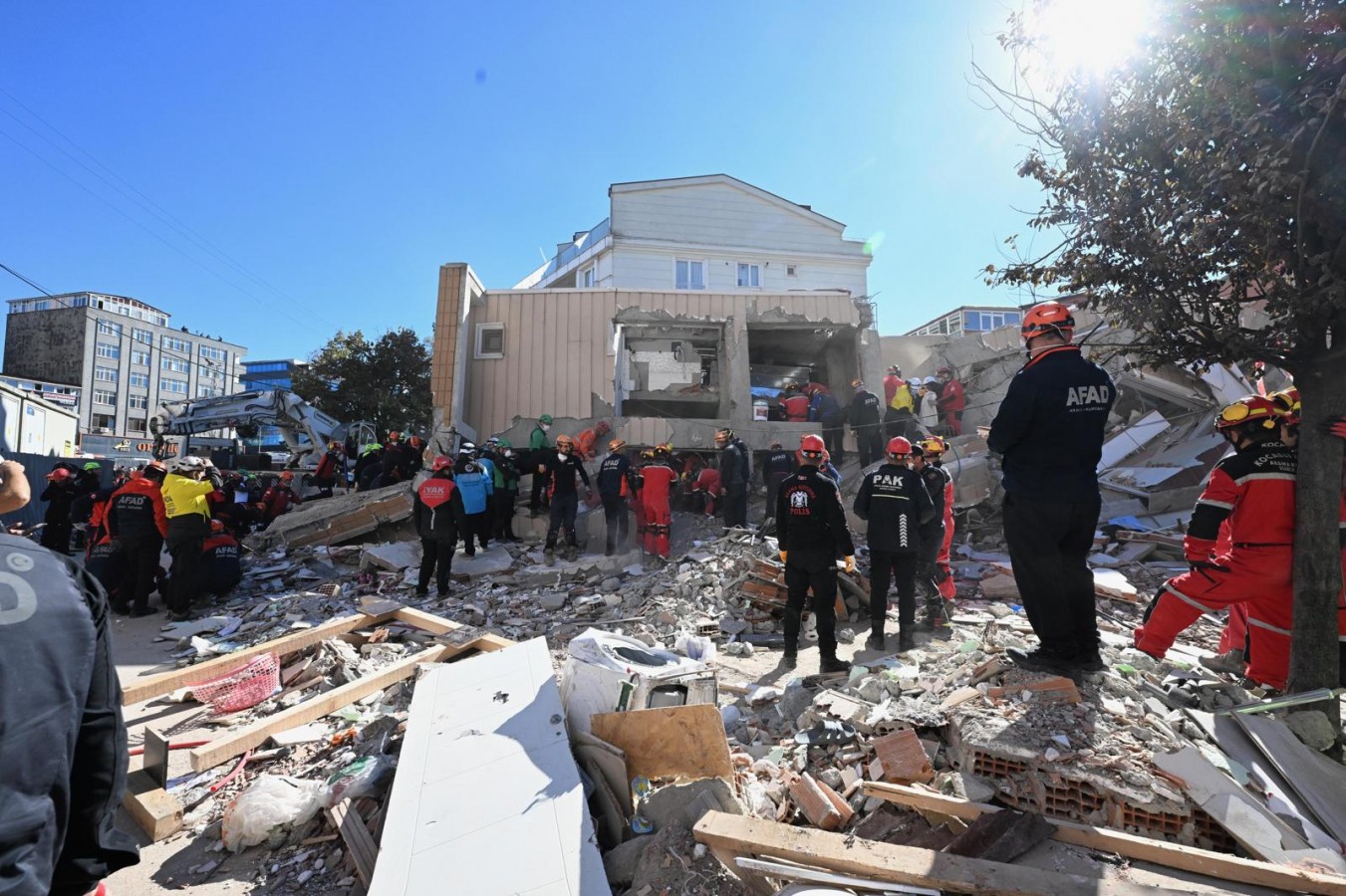 Gebze’de çöken binadan acı haber geldi! Aynı aileden 4 kişi hayatını kaybetti;