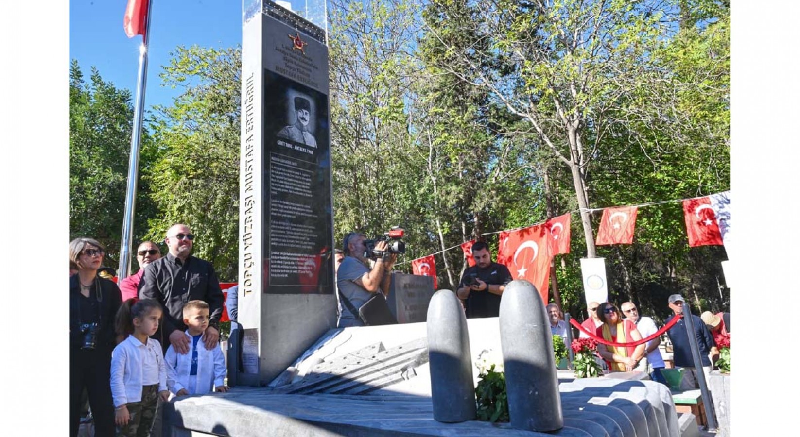 Dünya tarihinde ilk defa uçak gemisi batıran Türk kahramanına anıt!;