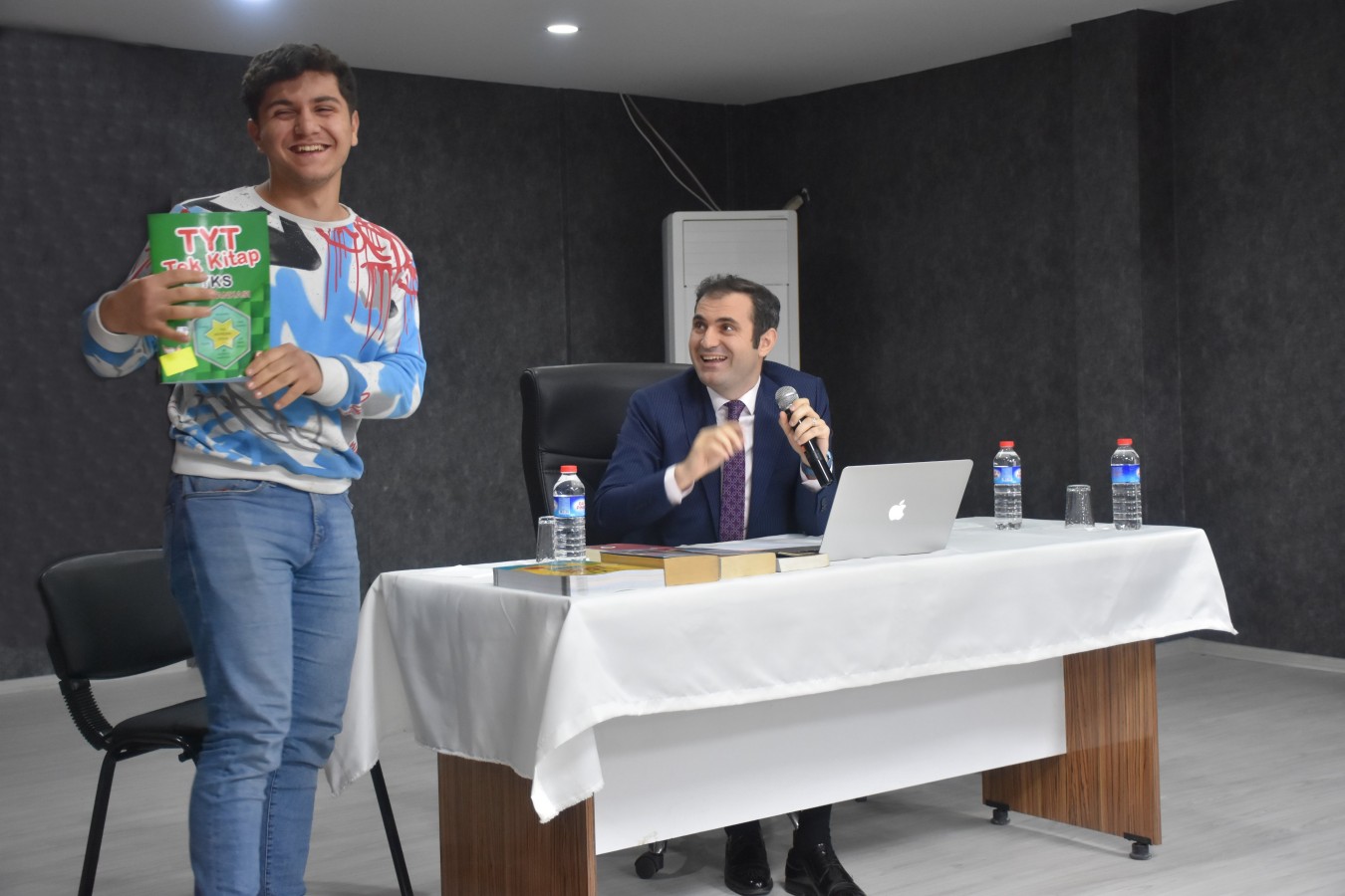 Öğrencilere kaymakamlığı anlattı;