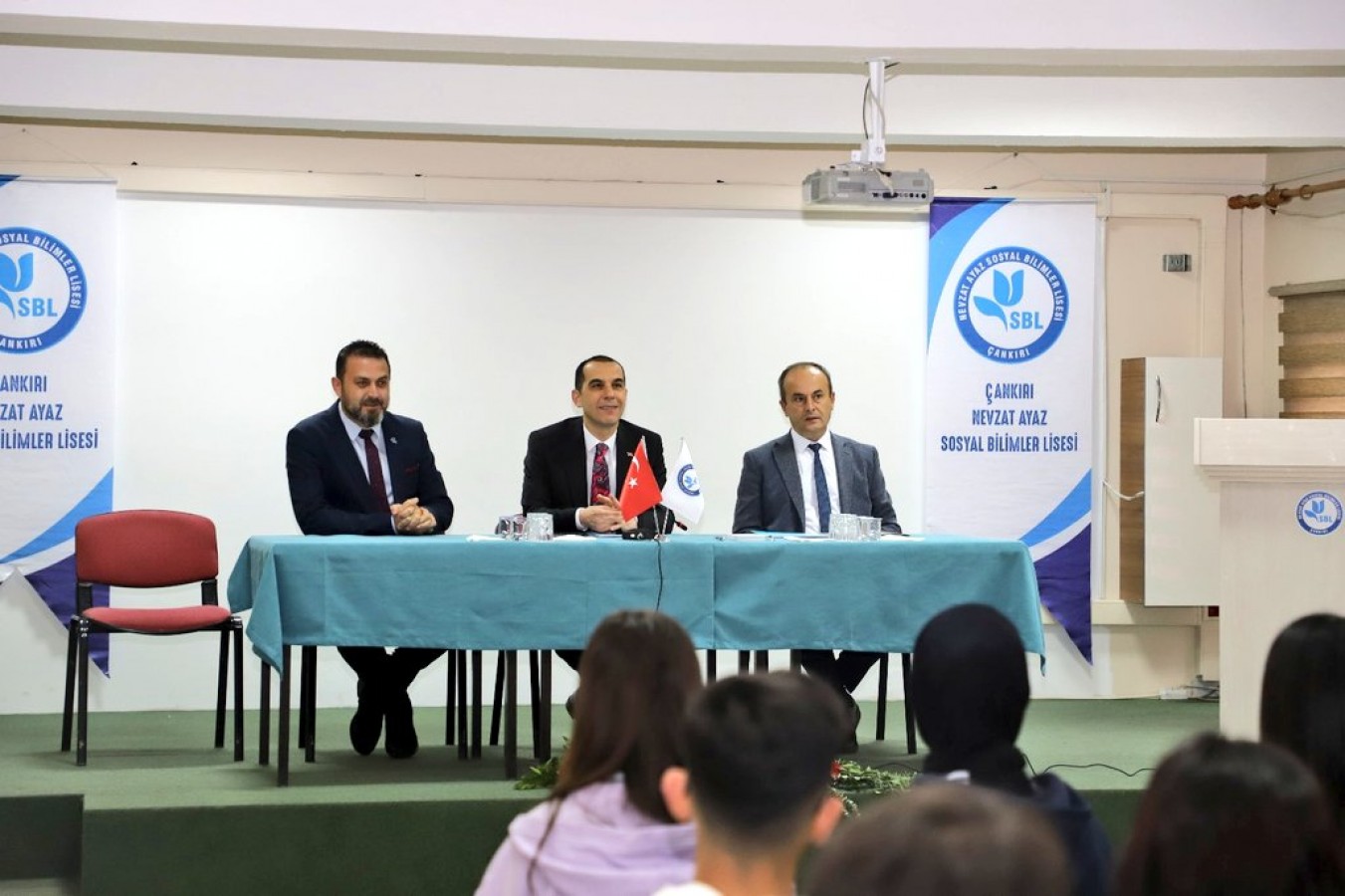 Sınava girecek öğrencilere tavsiye verdi