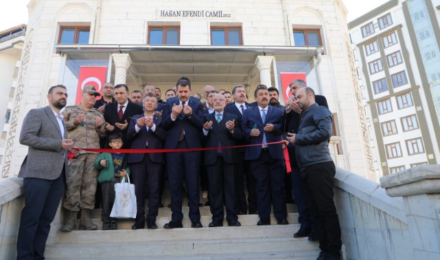 Hayırseverin yaptırdığı cami dualarla açıldı