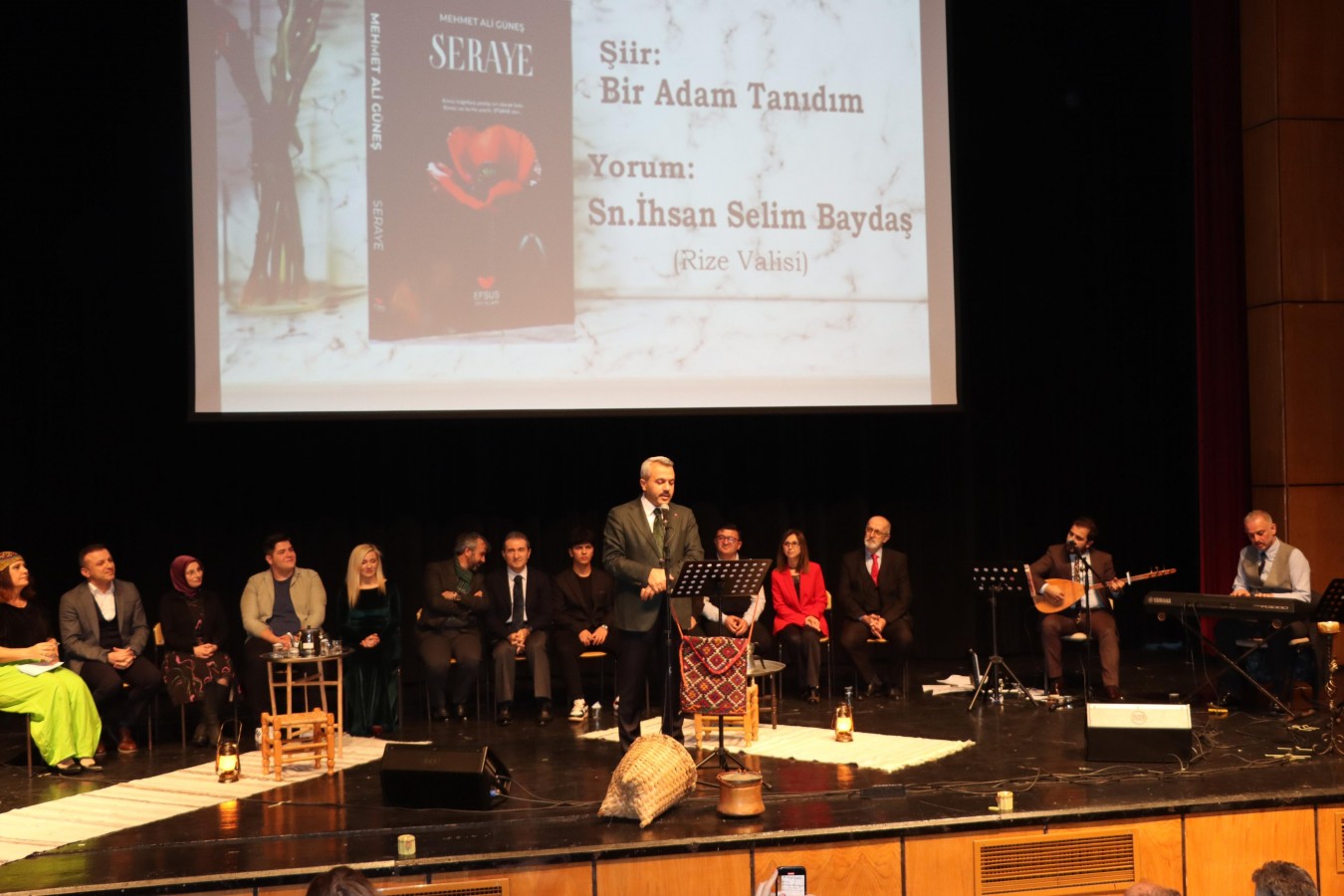 “Bir şiir de bizim hissemize düştü”