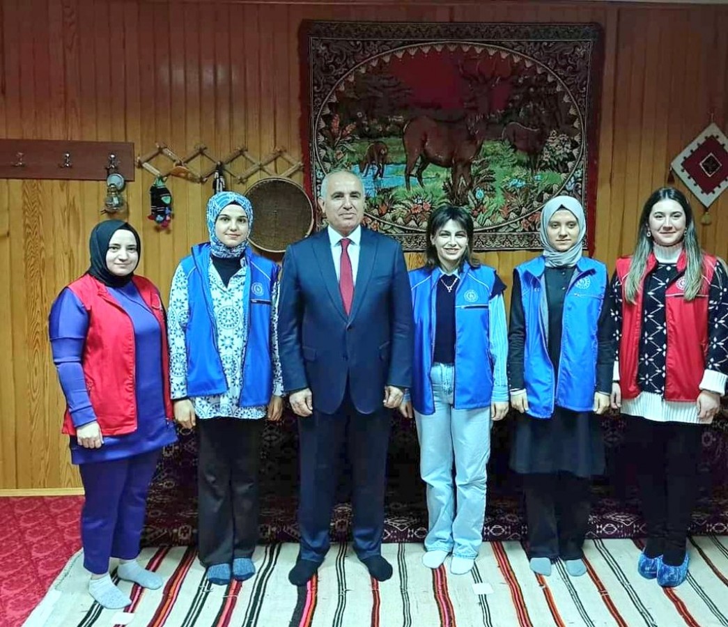 Gönüllü gençlik liderleriyle buluştu;