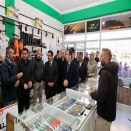 Vali Karakaya ve kurmayları Ahlat'ta esnafın nabzını tuttu!