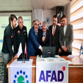 Karlıova’da deprem konutları hak sahiplerine teslim edildi