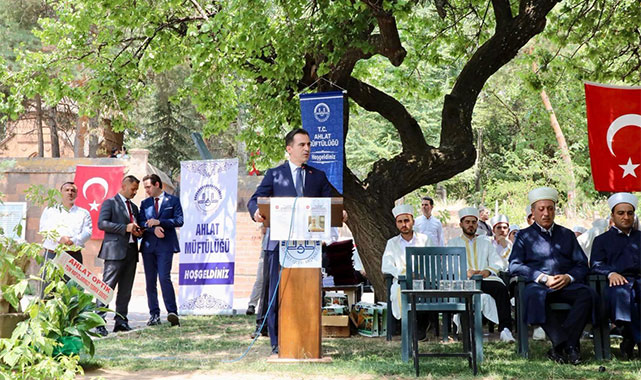 ''Sizlerin yaktığı ışık bizlere ve tüm insanlığa yol gösterecek'';