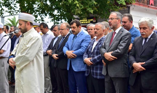 30 Ağustos töreninde vefat eden gazi oğlu toprağa verildi