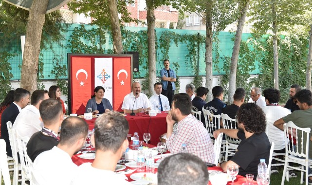 Yarasalar taraftar grubunu konutta ağırladı