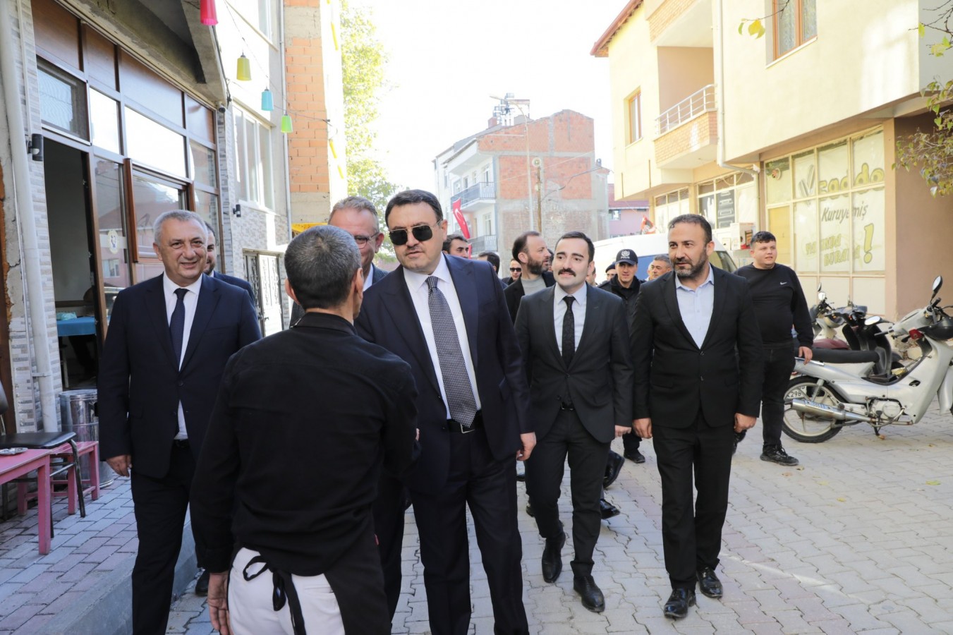 Vali Işın, Domaniç esnafının taleplerini dinledi;