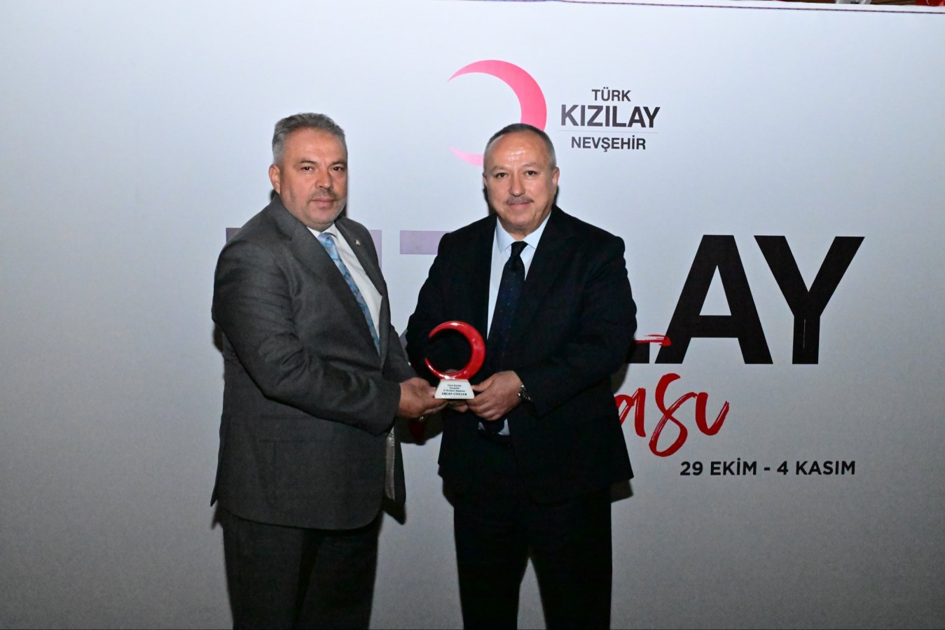 ''Kızılay, milletimizin kıvanç kaynağı olan köklü bir iyilik ordusudur''