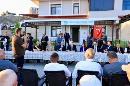 Vali Karakaya, Ahıskalı Türk’lerin taleplerini dinledi: