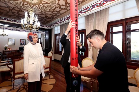 Valiliğe roketle girdiler