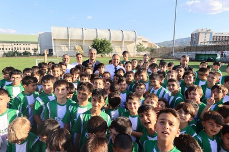 "Geleceğin yıldızlarını sahada görmek umut veriyor"