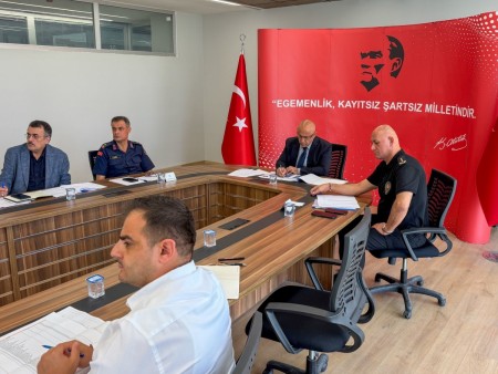 Arnavutköy’de parklarda güvenlik tedbirleri gözden geçirildi